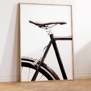 Wydruk fotografii rowerowej – monochromatyczny plakat z rowerem szosowym (do pobrania cyfrowego) zdjęcie 4