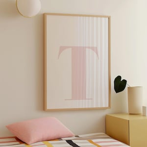 Arte de pared rosa, póster con la letra T, decoración de habitación preppy, impresión inicial T, decoración de dormitorio, arte de pared rosa bonito, impresión de una sola letra, letra para guardería
