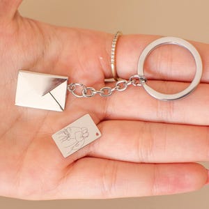 Llavero personalizado para el Día de la Madre, llavero con sobre personalizado, joyería de acero inoxidable, regalo para mamá, regalo para el Día del Padre, llavero grabado, carta de amor.