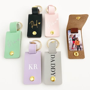 Personalisierter Foto Schlüsselanhänger in Leder-Optik, Foto Geschenk Papa, Foto Taschenanhänger, Muttertagsgeschenk Schlüsselanhänger Box Filler, personalisiertes Geschenk für sie