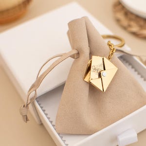 Regalos para mejores amigos, llavero con foto personalizado, llavero con contorno personalizado, llavero con sobre, llavero con carta de amor, mensaje secreto, carta grabada.