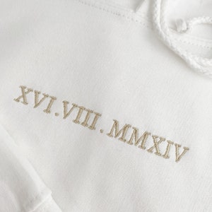 Aangepaste geborduurde paar hoodie, Romeinse cijfers hoodie, verjaardagsdatum, trouwdatum, Valentijnsdag bijpassende paren sweatshirt afbeelding 10