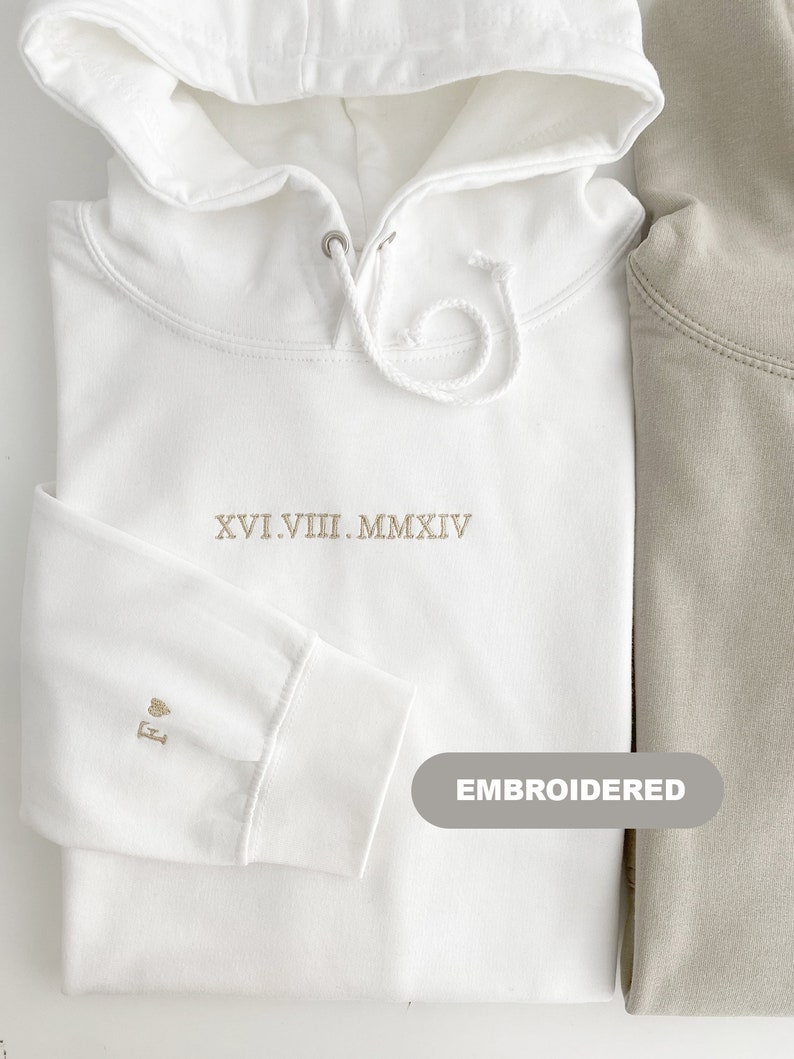 Aangepaste geborduurde paar hoodie, Romeinse cijfers hoodie, verjaardagsdatum, trouwdatum, Valentijnsdag bijpassende paren sweatshirt afbeelding 1