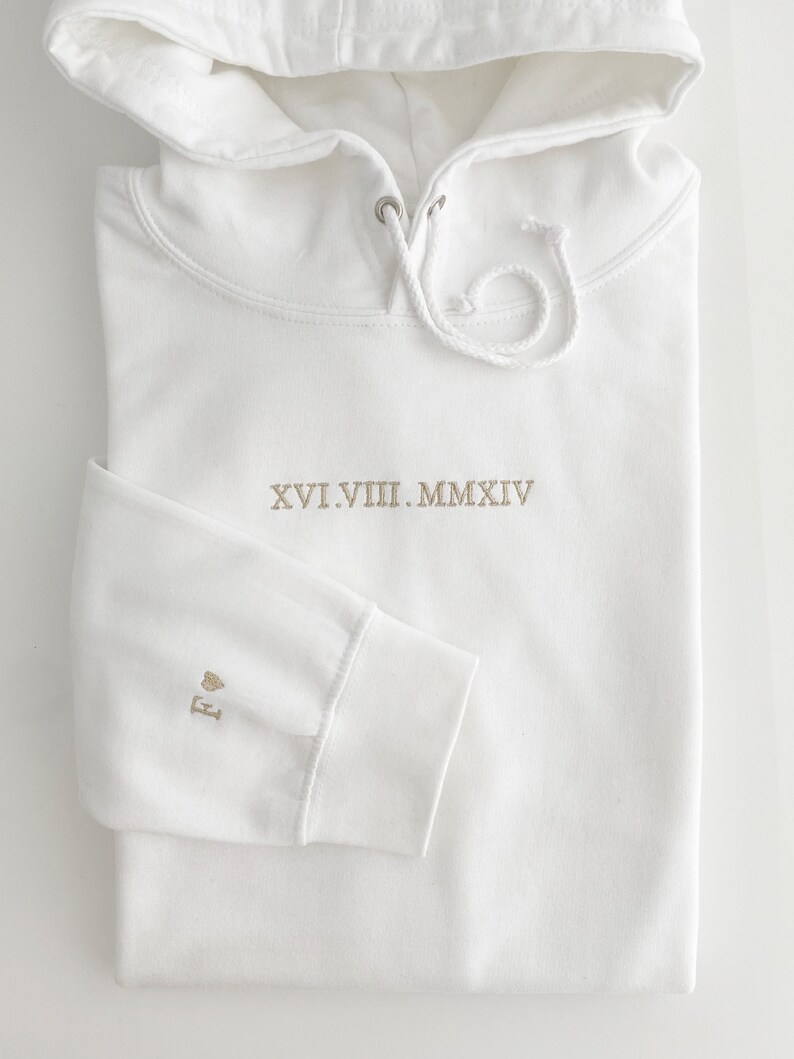 Sudadera con capucha de pareja bordada personalizada, sudadera con capucha de números romanos, fecha de aniversario, fecha de boda, sudadera para parejas a juego del día de San Valentín imagen 8