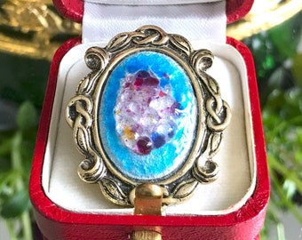 Blue and Pink Cabochon Limoges Enamels Scarf Clip, Vintage Jewellery , in it's red vintage presentation case France 1950s