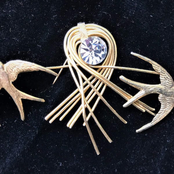 Vintage Rétro épingle à chapeaux,  Broche dorée avec Strass de verre et hirondelles Années 50