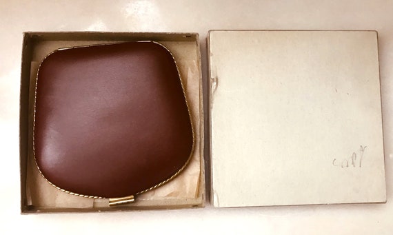 Vintage compact powder box in Brown Leather and b… - image 7