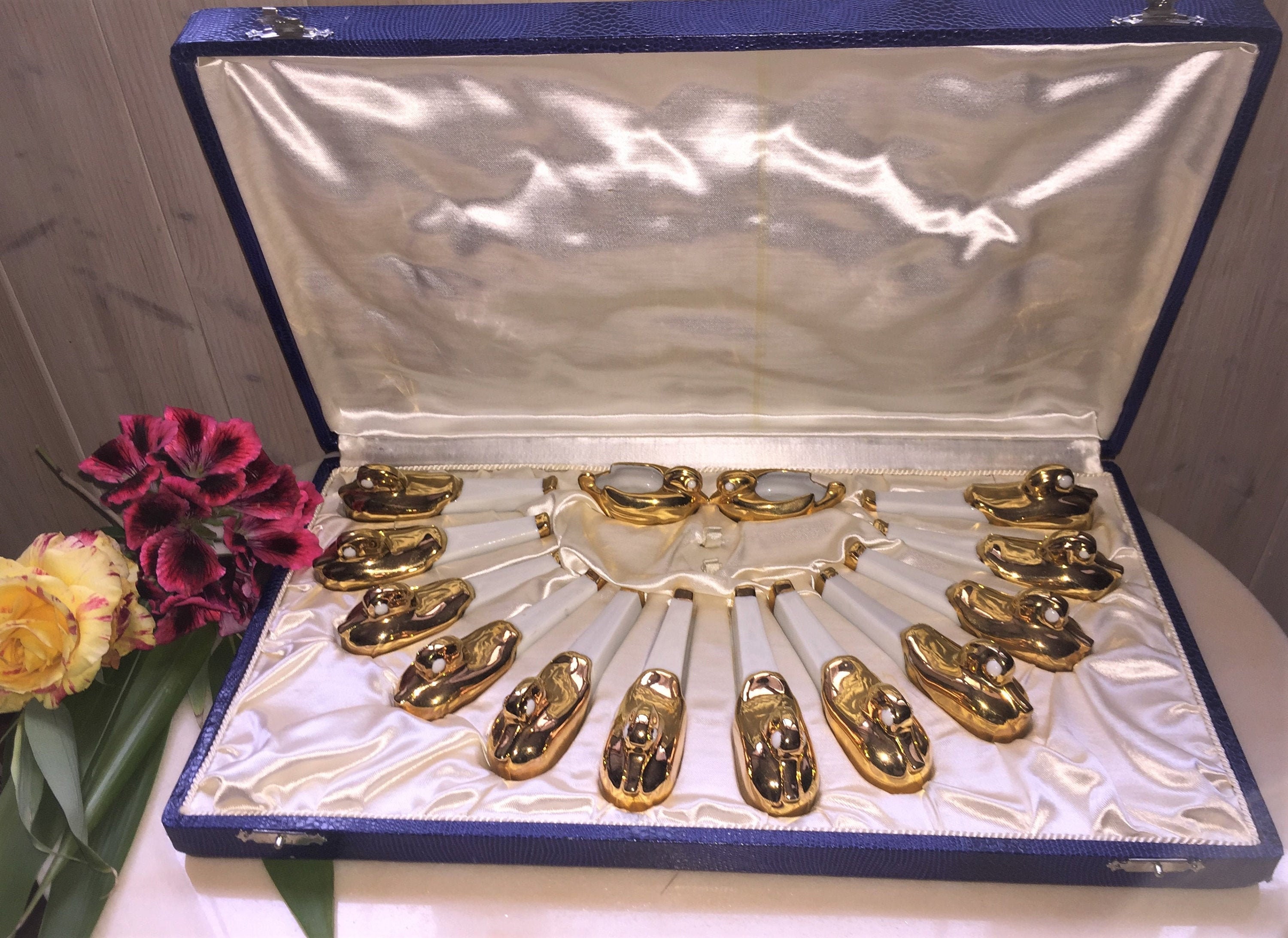 Robj Art Déco Français 12 Porte-Couteaux Zoomorphe et Paire de Saleron en Coffret d'origine 1920