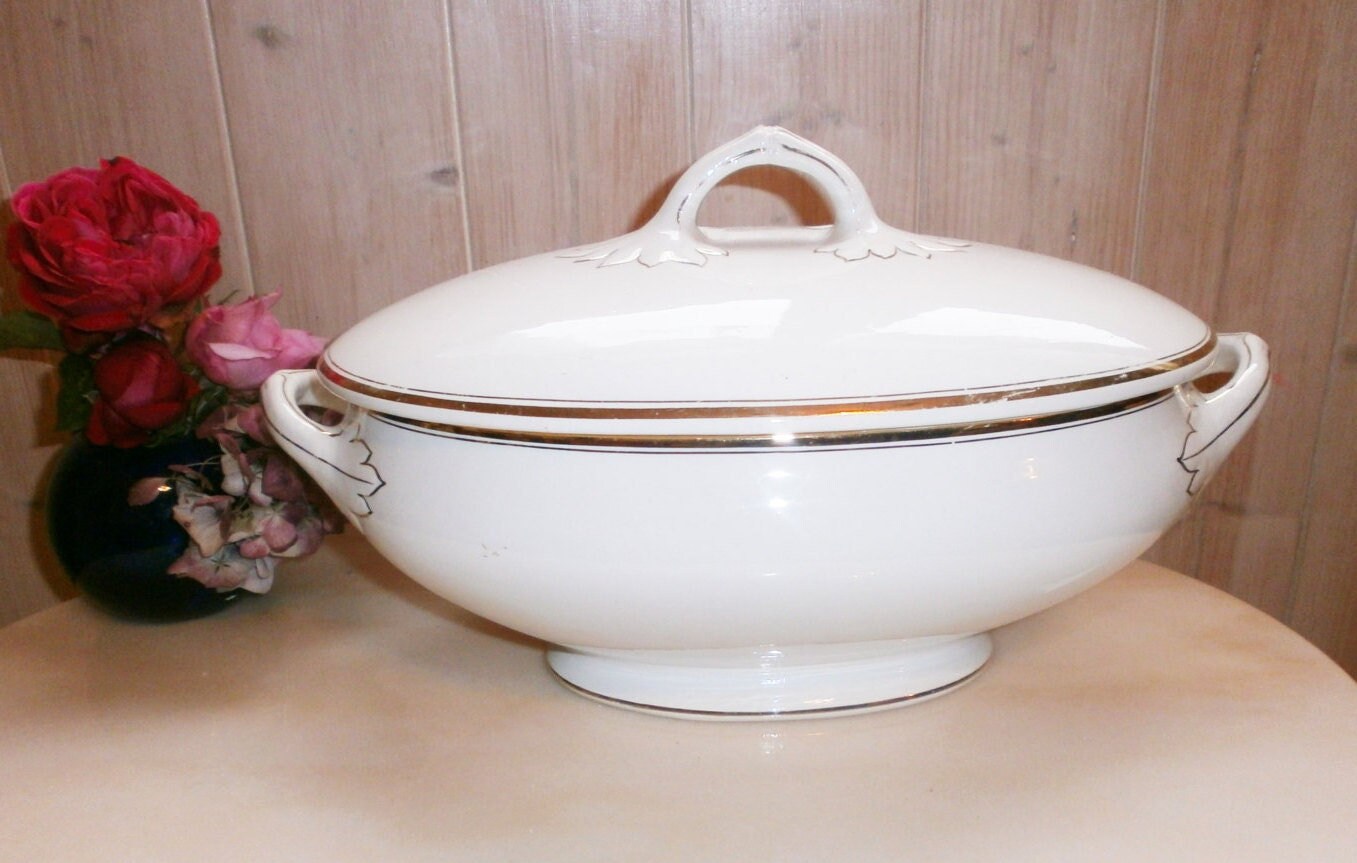 Soupière Légumier Blanc et Doré Anses Feuille d'acanthe Sarreguemines D.v. 1920 Période Art Déco