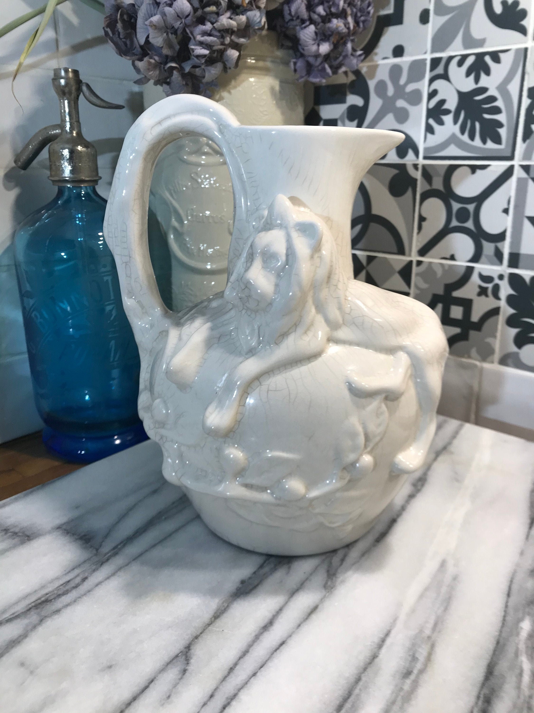 Pichet à Eau Art Déco Lion en Céramique Craquelée 1930