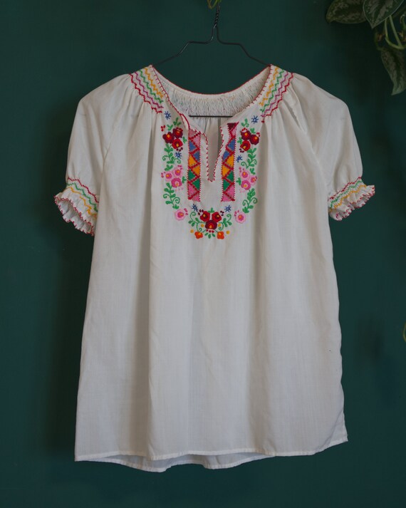 Vintage Embroidered Flowers/ Mexican Folk Blouse