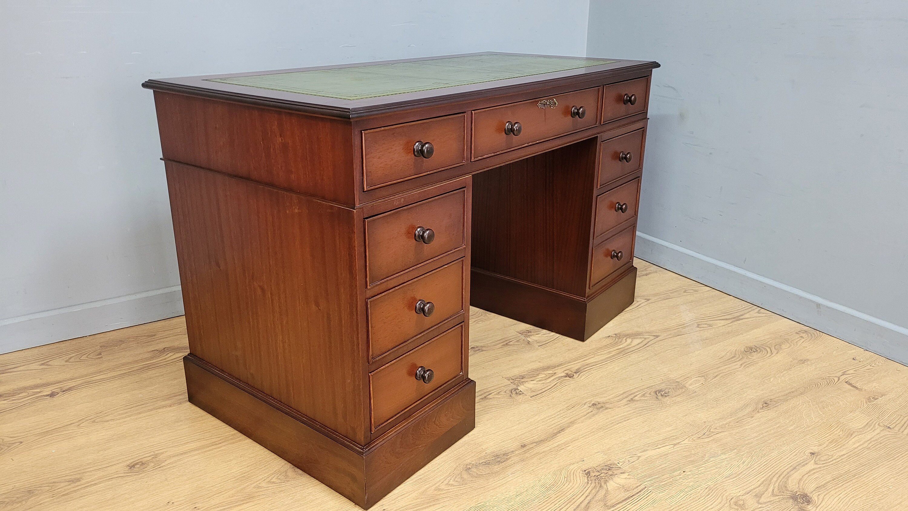 4x2ft Antique Style Green Leather Top Captains Desk Mahogany Etsy