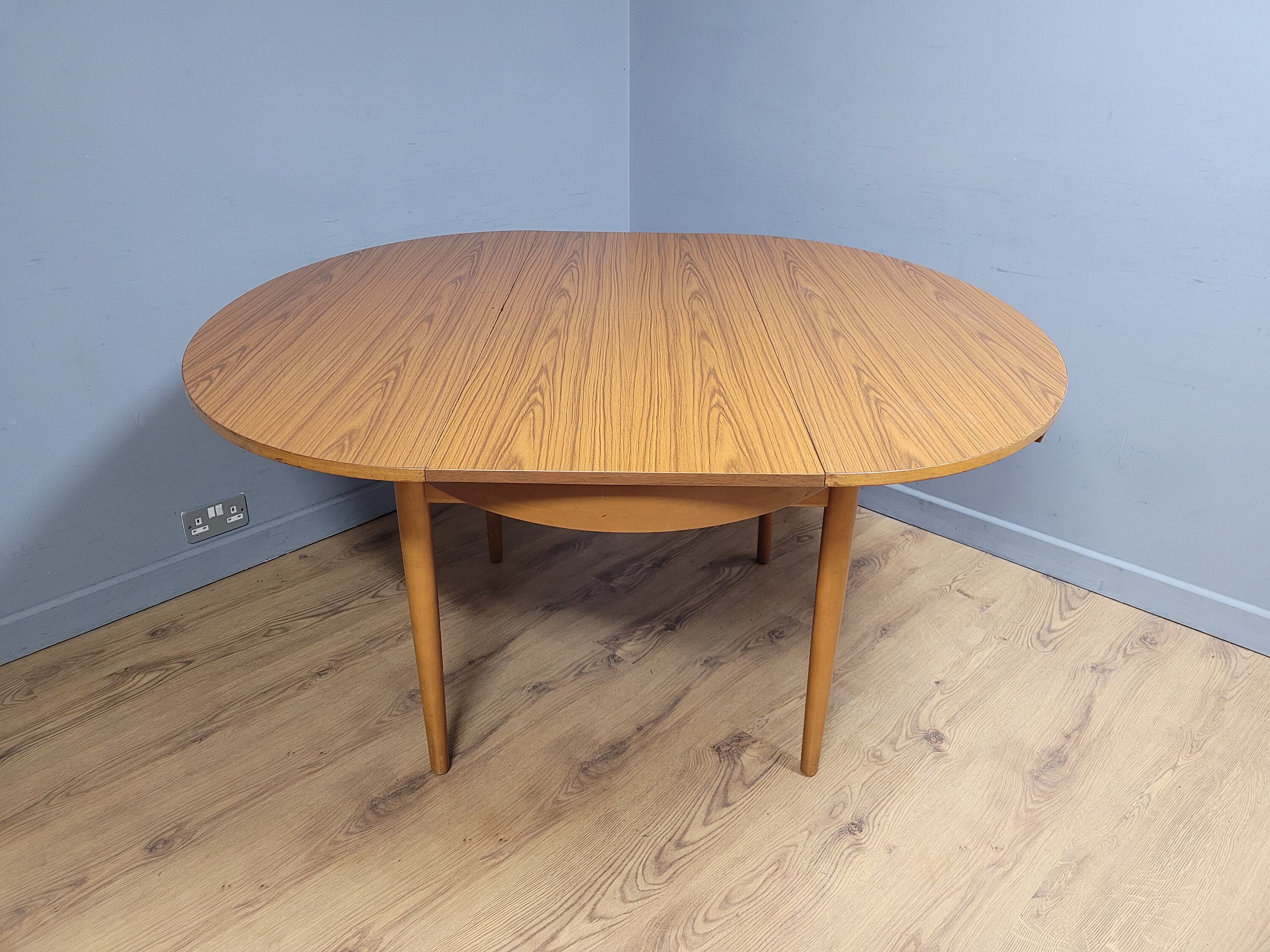 Vintage Mid Century Schreiber Teak Style Oval Extending Dining