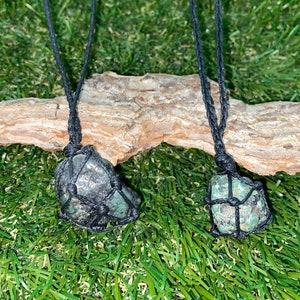 Emerald Polished Mineral Stone Brazilian Crystal Healing Makrame Wrapped Necklace Protection Gift Accessories