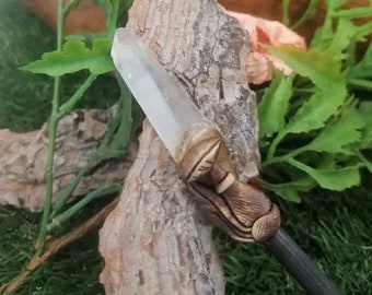 Varita lemuriana de cuarzo cristalino natural: piedra curativa de los magos de las hadas