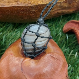 Natural Polished Agate Mineral Stone Brazilian Crystal Healing Macrame  Necklace Protection Gift Accessories