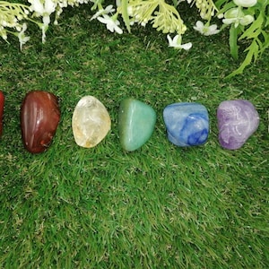 Set med 7 chakrastenar: Trumlade kristaller för Reiki och healing