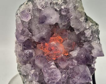 Handgefertigte rohe Amethyst-Lampe: Natürliche Kristall Wohnkultur