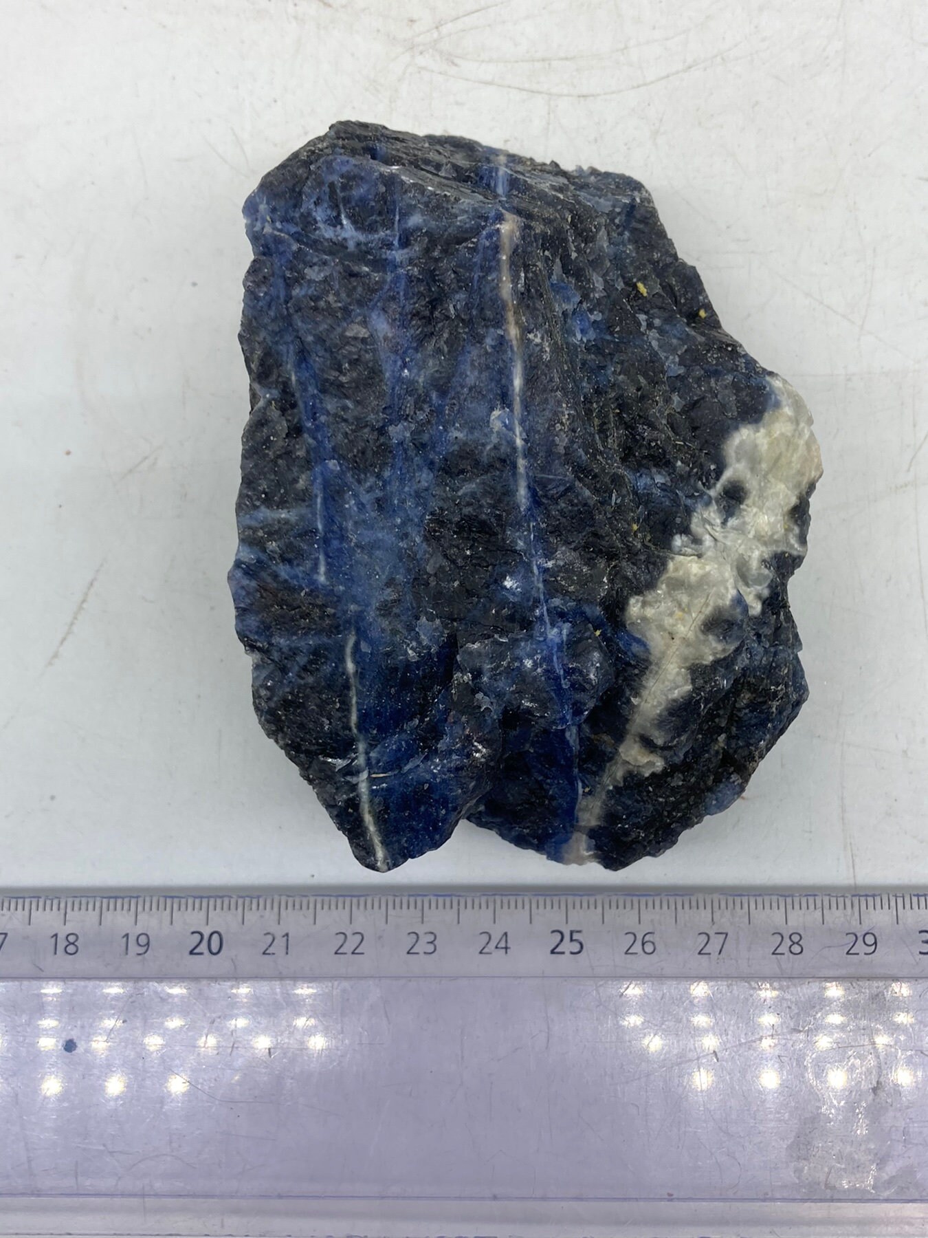 ソーダライト原石 - 天然鉱物標本、喉のチャクラ石、コレクター向け