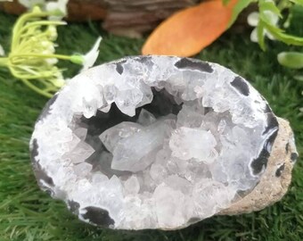 Geoda de cuarzo cristal: Piedra de sanación espiritual, protección del hogar