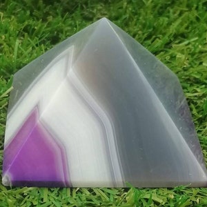 Natural pyramid agate crystal Healing Crystal Zodiac Mineral Stone