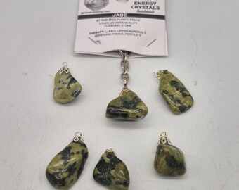 Polished Jade Keychain – Green Crystal Gemstone Accessory