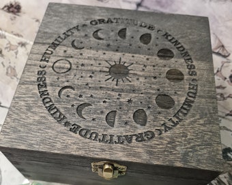 Stage of the Moon Box, Keepsakes, Dice Box, Dungeons and dragons, Gaming Box, Geek Gift, Engraved Gift Box, Keepsake box, Storage