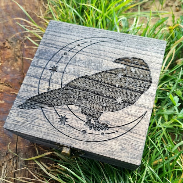 Moon Raven, mystical raven, storage box, wooden box , RPG, Dice Box, Keepsake Box, Memory Box, Wooden Box, Home Decor