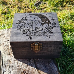 Crystal moon Box, storage box, wooden box , RPG, Dice Box, Keepsake Box, Memory Box, Wooden Box, Home Decor
