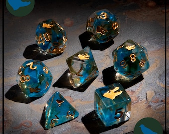 Dobbelstenen RPG Set van 7 'Spirit Of' Crocodile Dice, Dungeons and Dragons, Bordspellen, D20, Geek Gift, Clear Dice, Dice Collectors, dierendobbelstenen