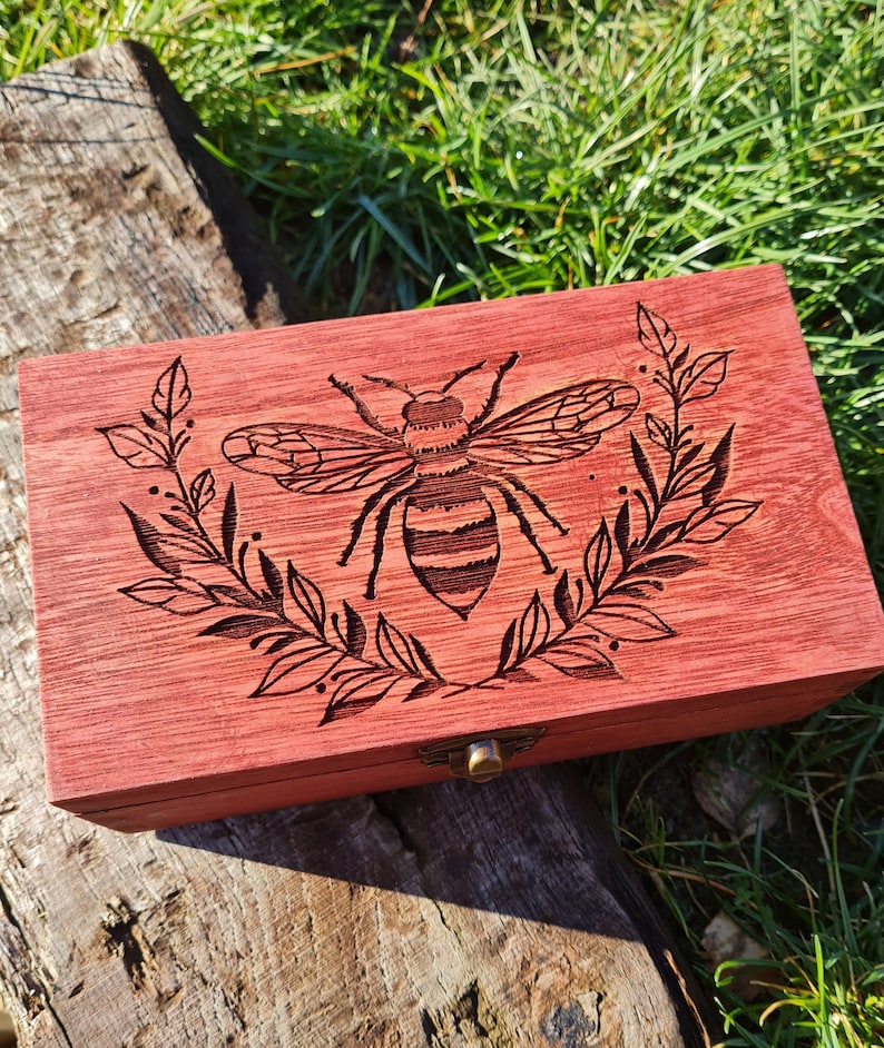 Bee Wreath Wooden Box, RPG, Dice Box, Keepsake Box, Moon Phases, Memory Box, Wooden Box, Home Decor image 4