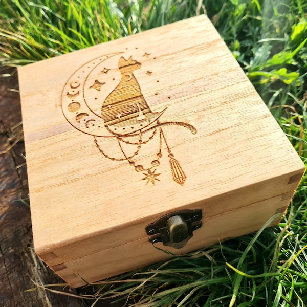 Sitting Cat with Jewels, Phases of the moon, storage box, wooden box , RPG, Dice Box, Keepsake Box, Memory Box, Wooden Box, Home Decor