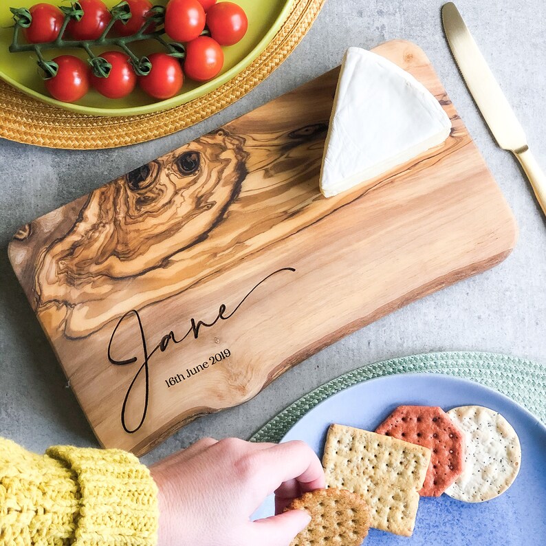 Personalised Cheeseboard Cutting Board Personalized Mothers Day Birthday Gift 30th 40th 50th Gifts for Moms 11.8 x 5.9 x 0.8 inches