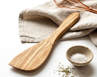 Traditional Olive Wood Curved Spatula, Cooking Utensil | Sustainable and Eco Friendly Wooden Kitchenware | Crafted From Italian Olive