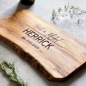 Personalised Custom Rustic Wooden Chopping Cutting Cheeseboard Anniversary Personalized Gifts Unique Wedding Gift Engagement Gifts imagen 3