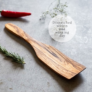 Traditional Olive Wood Spatula | Kitchen Utensil | Wooden Accessories & Organic Kitchen Gadgets