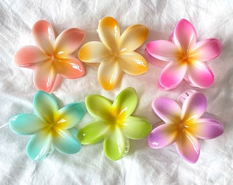 Plumeria flower hair clip | Flower claw clips | Coconut girl | Spring | Summer hair accessories | Large claw clip | Hawaiian flower