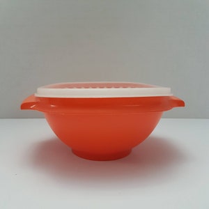 Tupperware orange harvest bowl with servalier lid