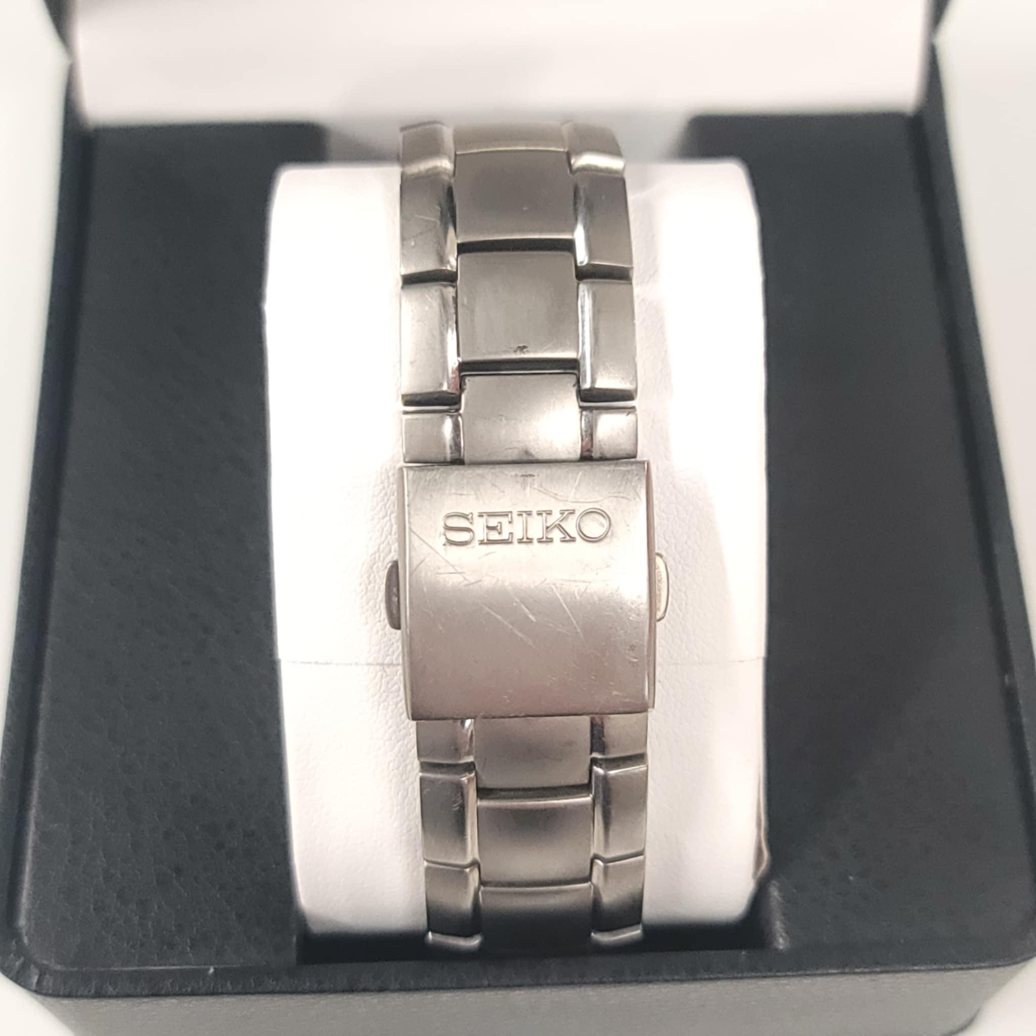Seiko Men's Chronograph Titanium Watch – 100M Water Resistant - Etsy