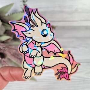 90008 Blumendrachen Holo Aufkleber 72x77mm für Laptop, Scrapbook usw. (Kawaii, Cute, Sationary)