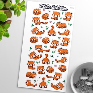Könnte beinhalten: Eine Bogen mit roten Panda-Stickern auf weißem Hintergrund. Die Sticker zeigen rote Pandas in verschiedenen Posen, darunter schlafend, sitzend und stehend. Der Bogen enthält auch kleine grüne Blätter und rosa Herzen.