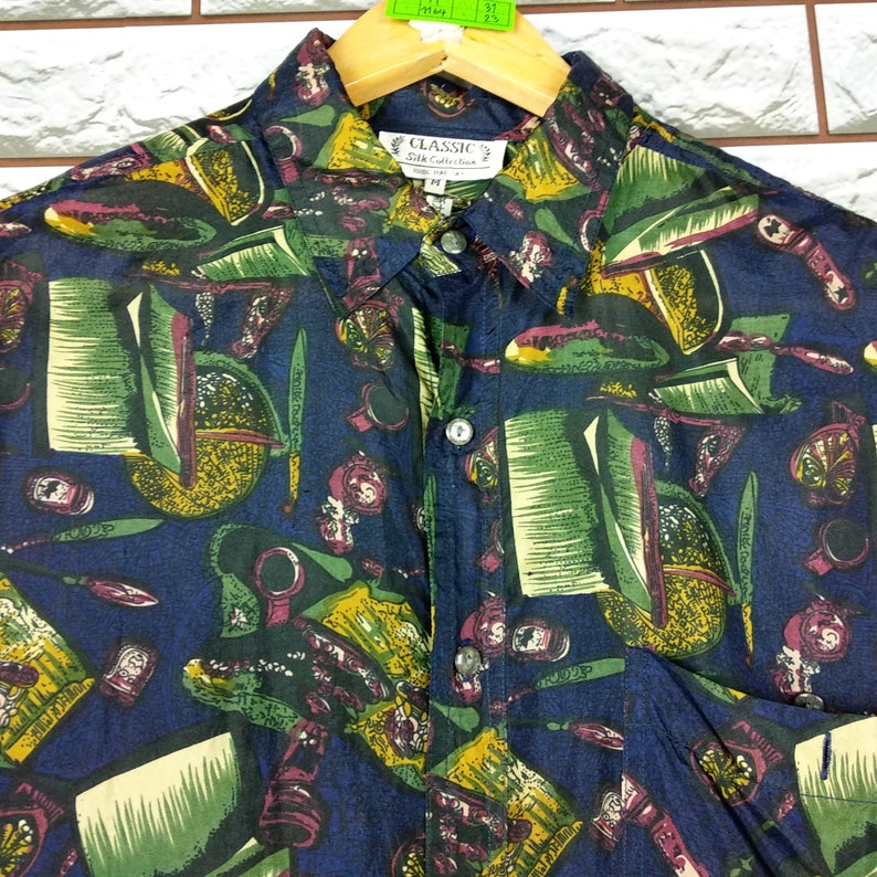 Vintage 90s Silk Baroque Floral Abstrack Royalty Baroque Classic Gold Chain Luxury Buttondown Silk Shirt Size M