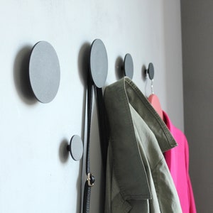 Round Metal Wall Hooks – Minimalist Black Wall Hooks for Coats, Towels, Bags or Keys, Modern Industrial Wall Hangers