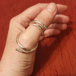 Thumb MCP joint support ring splint hammered 925 sterling silver