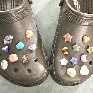Crystal Croc Charms: Tumbled Stone Shoe Decoration immagine 1