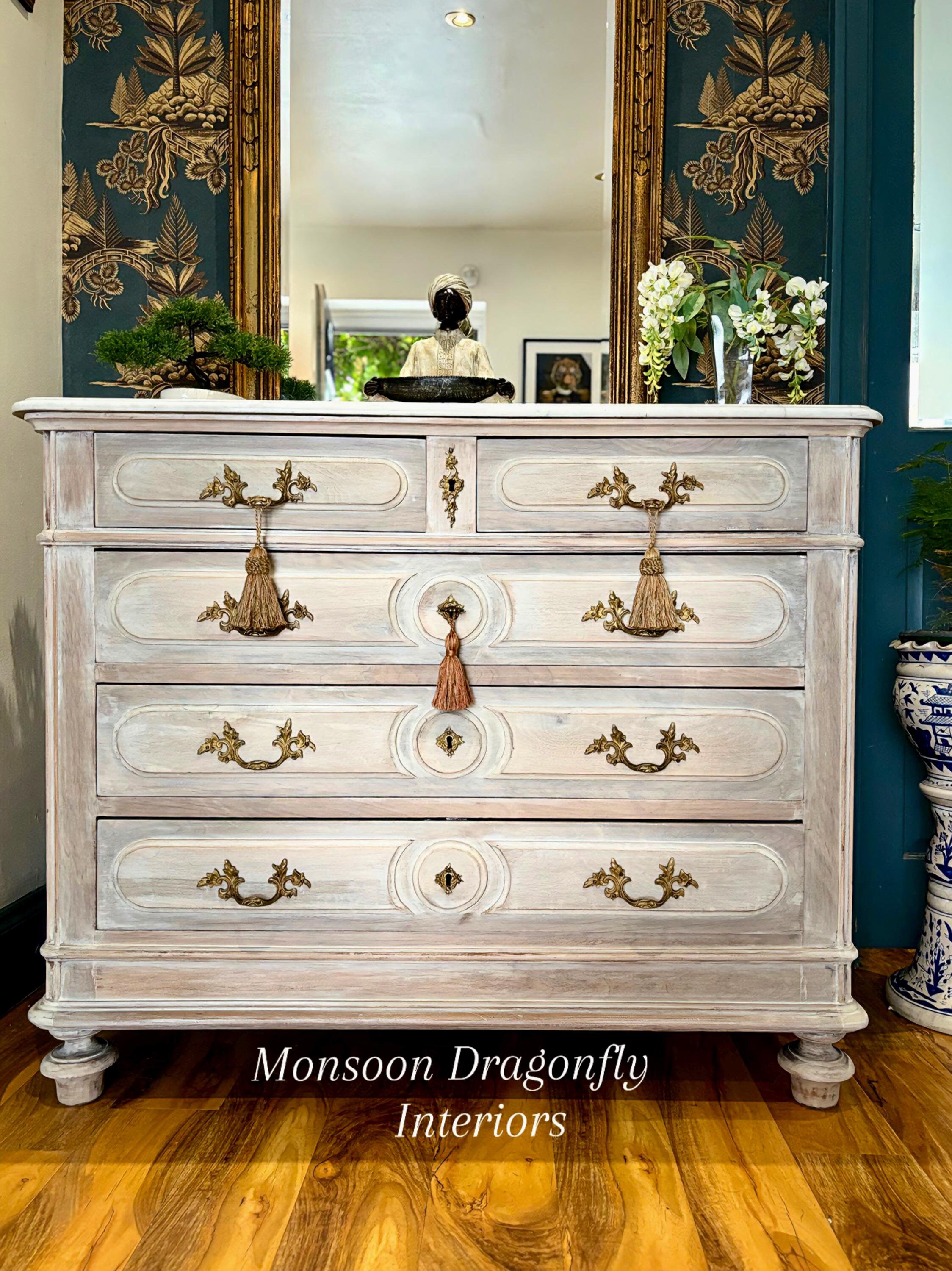 Vintage French Chest of Drawers