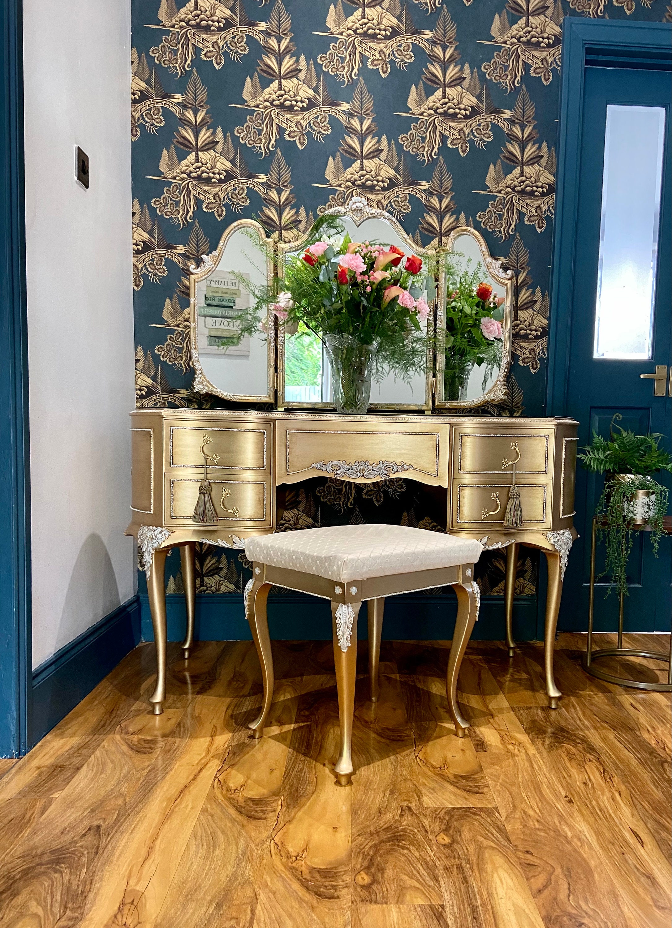 Vintage Gold Louis Style Olympus Antoinette Dressing Table ,mirror&stool in Gold - Etsy Vintage Gold Louis Style Olympus Antoinette Dressing Table ,mirror&stool in Gold - Etsy
