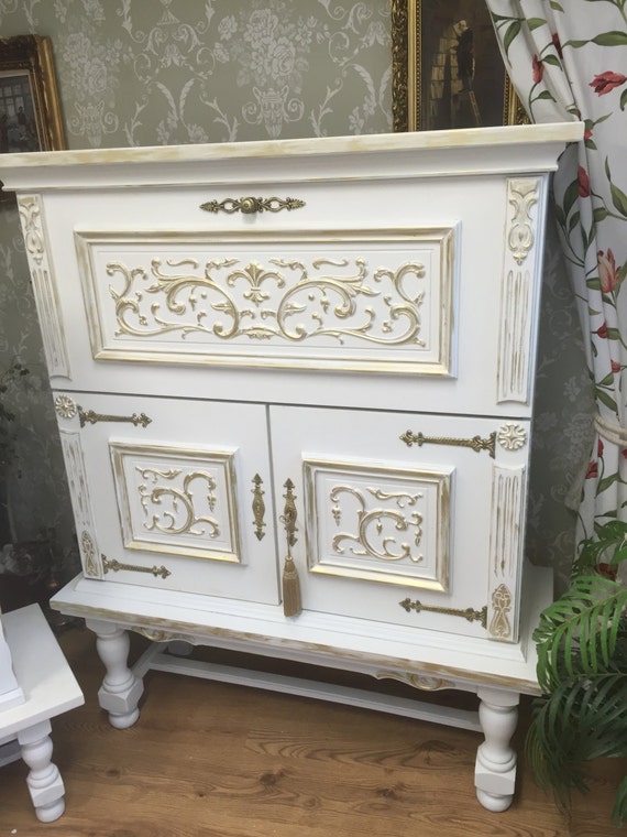 Shabby chic on sale linen cabinet