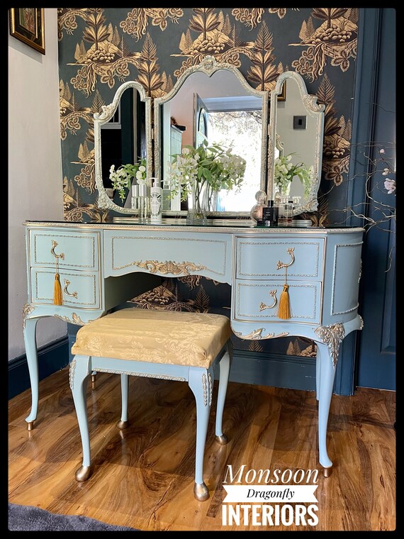 Collete dressing outlet vanity with mirror
