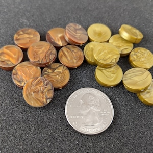 Marbled plastic disc tokens